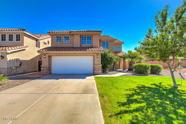 Building Photo - 2829 E Glenhaven Dr