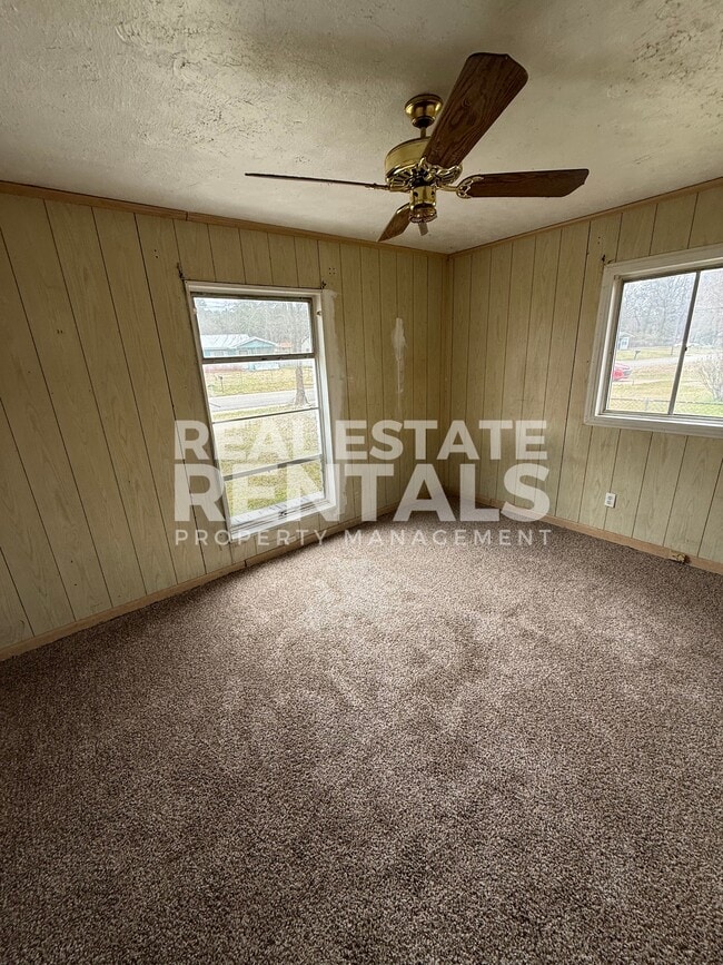 Photo - 303 Springdale Rd