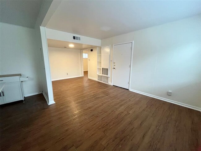 Photo - 3304 Red River St Unit 101