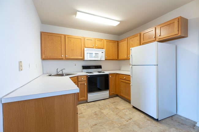 Fox Ridge and Lakeview Park Apartments