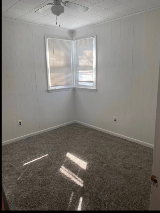 Building Photo - 206 Marne Rd