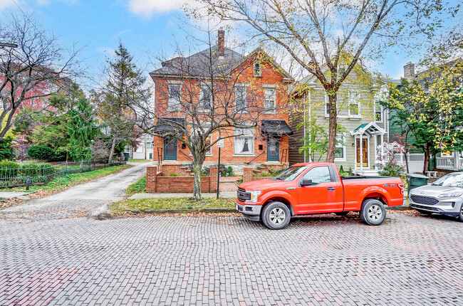 Photo - 664 S 9th St Townhome