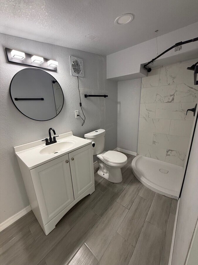 Photo - 3519 20th St W Unidad B