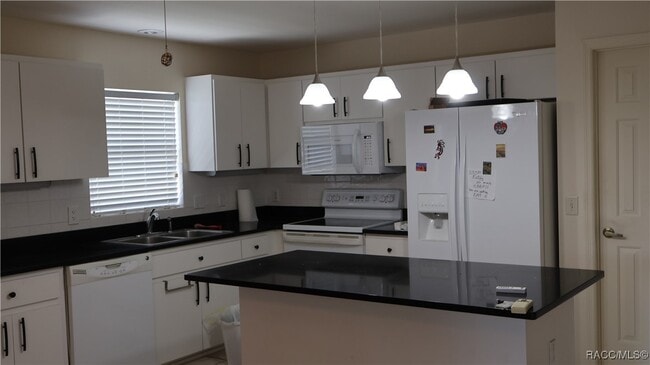 Photo - 760 W Barrymore Dr