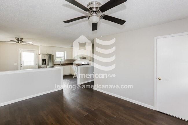 Photo - 505 Harrel St