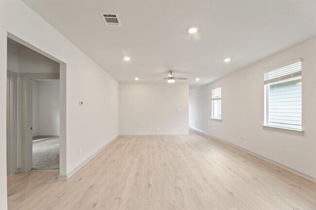 237 Ashford St