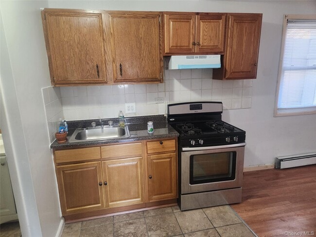 Photo - 61 Vineyard Ave