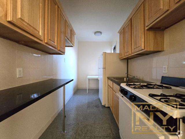 Building Photo - 0 bedroom in JACKSON HEIGHTS NY 11372 Unit 5D Rental