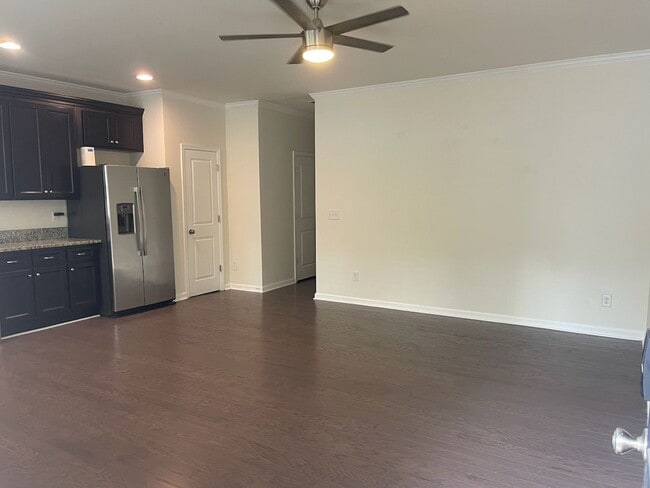 Photo - Newly Painted Townhouse on Riverside Neigh...