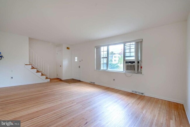 Photo - 1558 Specht Pl