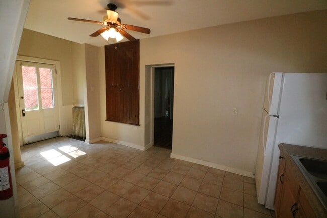 Photo - 1316 E 10th St