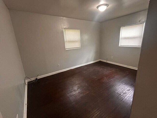 Photo - Charming Tampa Home in Quiet Neighborhood ...