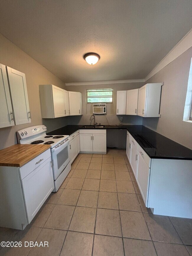 Photo - 650 Blakely Ave