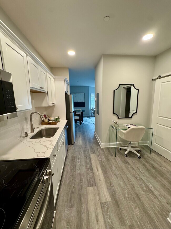 Photo - Cedar Village at the Locks