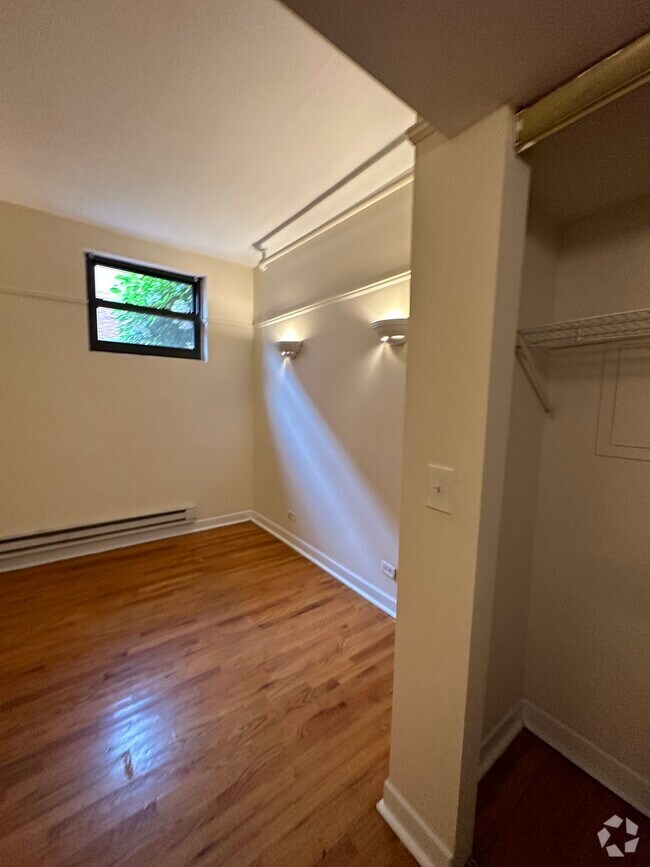 Building Photo - 3451 N Sheffield Ave Unit XL1BD Rental