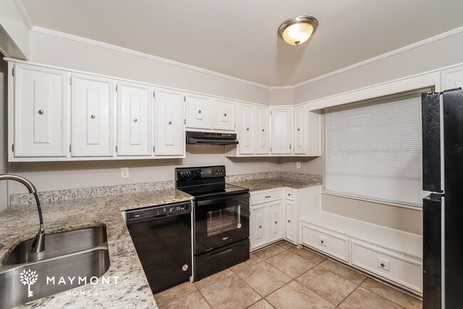 Photo - 1328 Oak Terrace