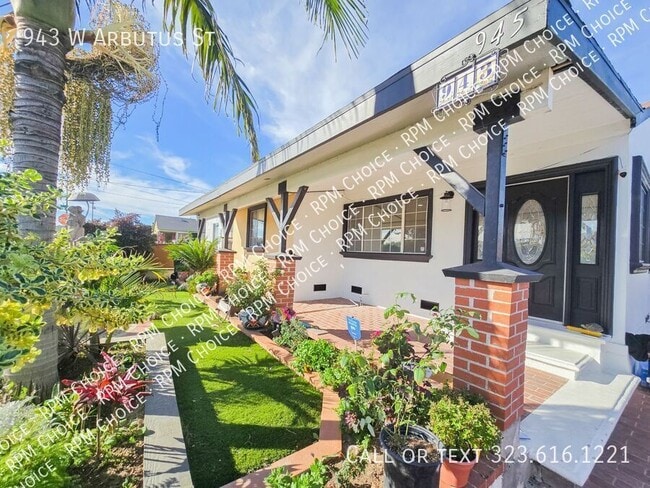 Photo - 943 W Arbutus St