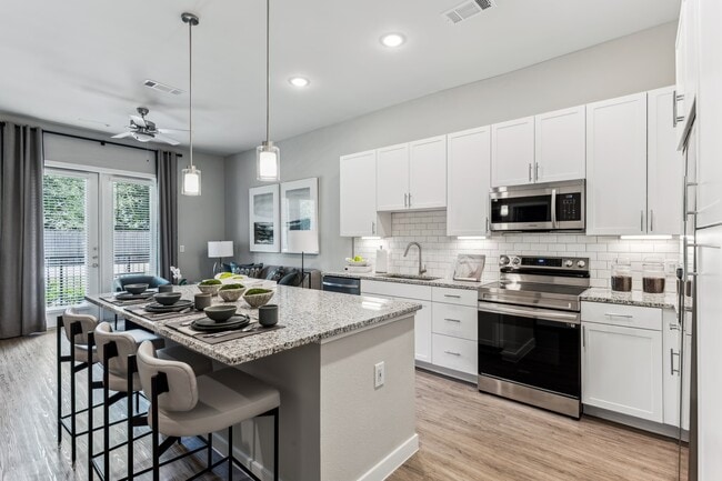 Building Photo - Half Off Rent Through 2025! Unit MASX