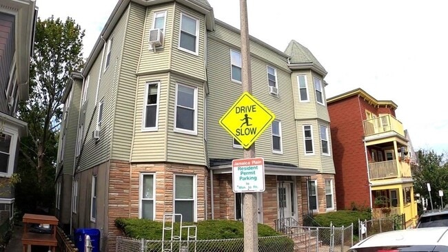 Photo - 90 Wenham St Unidad 2