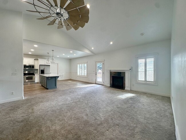 Photo - Stunning 6 Bed / 3 Bath | Great Location | Expansive Living Space