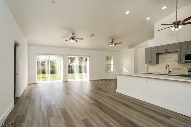 Photo - 5227 3rd St W