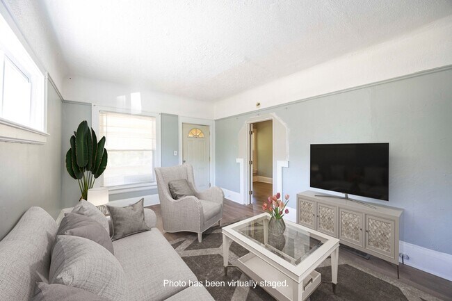 Photo - 2257 E 80th St