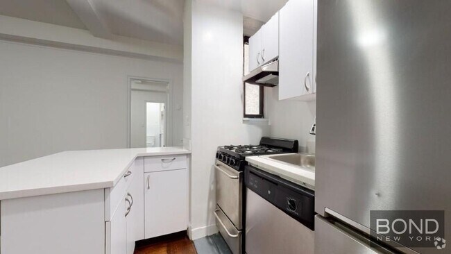 Building Photo - 140 E 46th St Unit 6L Rental