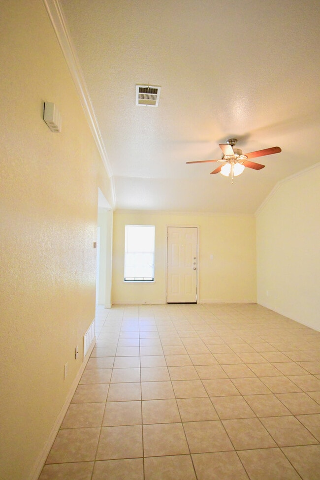 Photo - Lovely 3 bedroom 2 bathroom 2 car garage h...