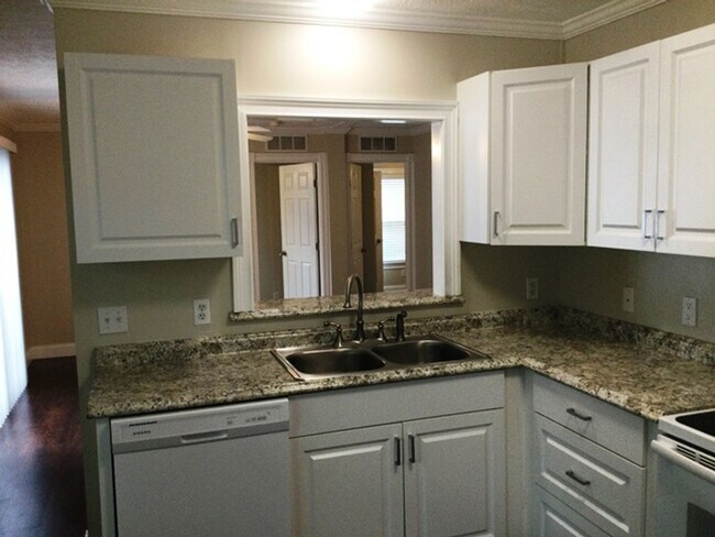 Photo - NEW PRICE! Lovely 3 bed / 2 bath private h...