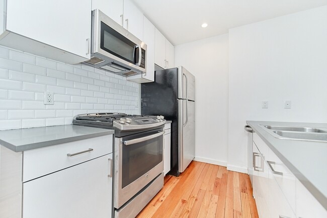 Gorgeous Two Bedroom with Floor to Ceiling Windows