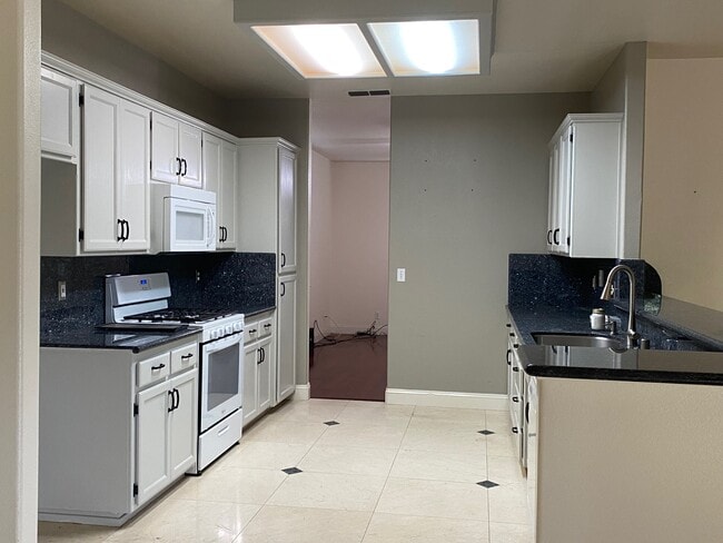 Photo - 1727 Wingfoot Dr
