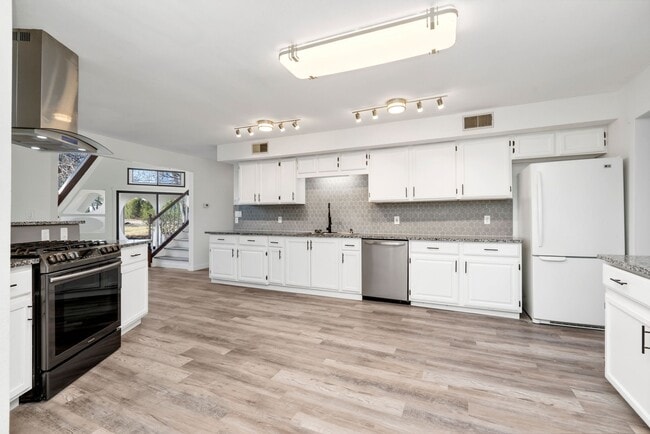 Photo - 8402 Dome Ct