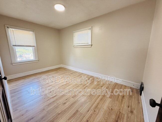 Photo - 4123 Stickney Ave