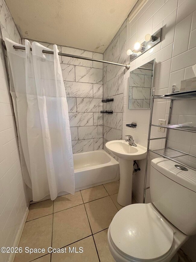 Photo - 127 Roosevelt Ave Unit 127d