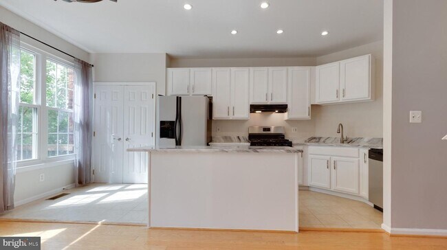 Photo - 113 Martin Ln Townhome