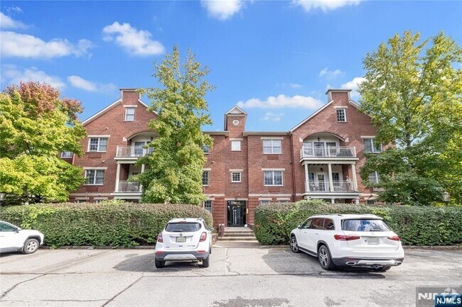 Building Photo - 1109 Tenakill Park W Rental