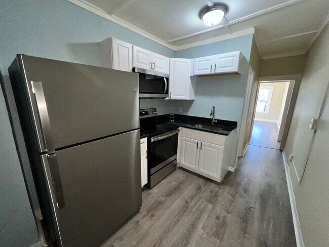 184-186 Second Street Pittsfield, MA 01201. - 184-186 Second Street Pittsfield, MA 01201. Apartment Unit 184 #3 Studio