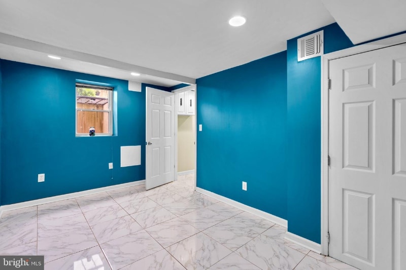 Photo - 342 Nicholson St NE