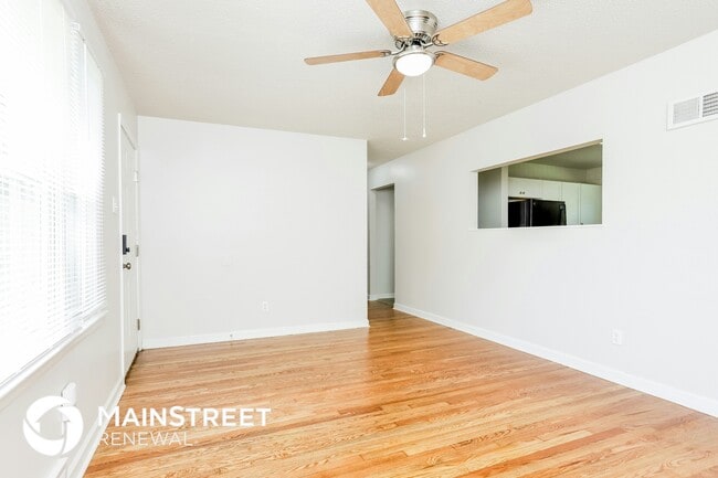 Photo - 1455 Broadlawns Ln