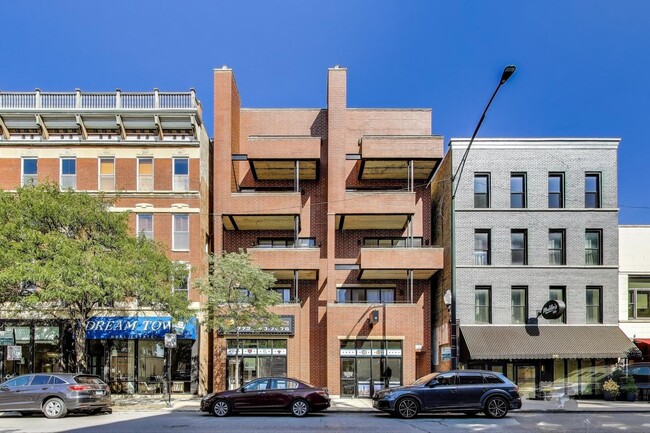 Building Photo - 1332 W Madison St