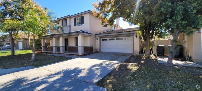 Building Photo - Huge House for Rent in Middle of San Jacin...