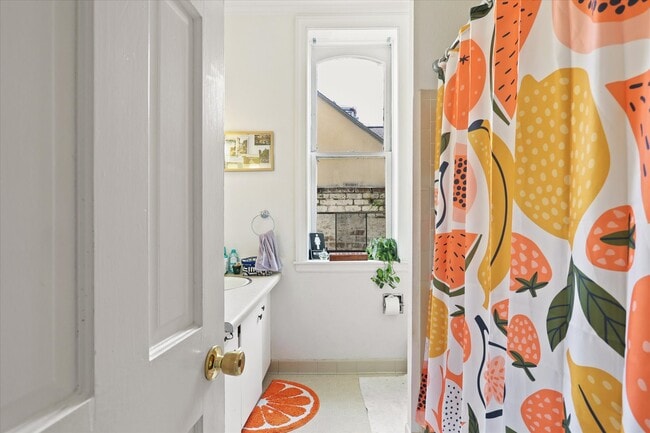 Photo - 305 E Liberty St Unidad 305-B