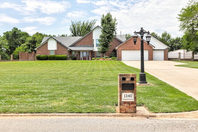 Building Photo - 1340 Bryant Cir Rental