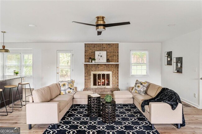 Photo - 2866 Red Pine Ct NW