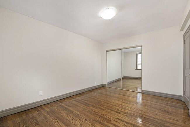 Photo - 3 Broadway Ave