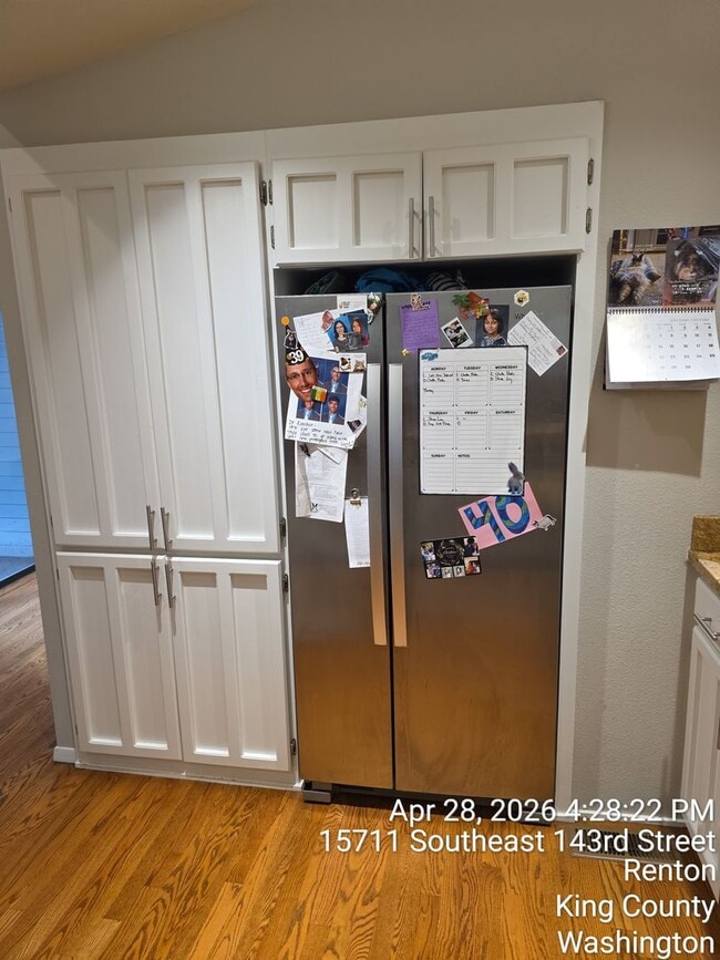 Photo - Renton - 4 bedroom 2.5 bath rental home - Custom home with large rooms - Available July 5th 2026
