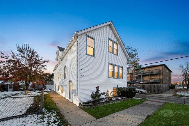 Photo - 2334 N 74th Ave Unidad 2