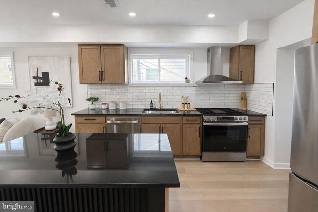 Photo - 1416 Kearny St NE