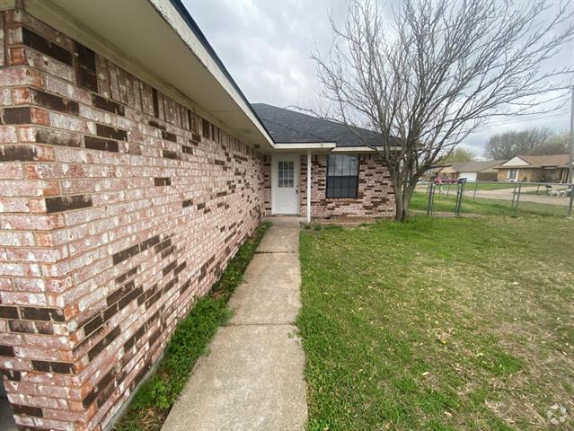 Building Photo - 5415 Brookhollow Dr Rental