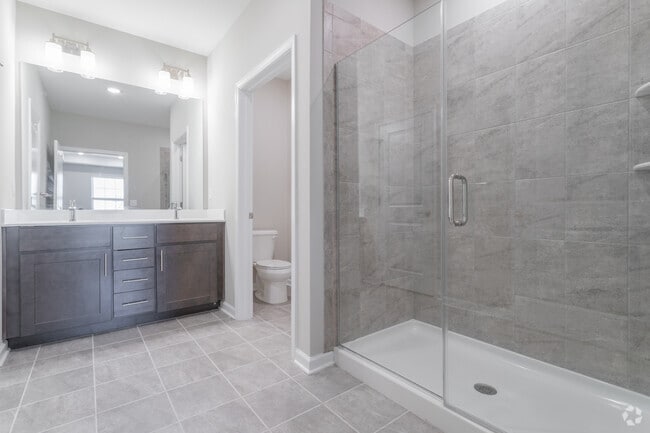 2 BR, 2 BA - Bathroom